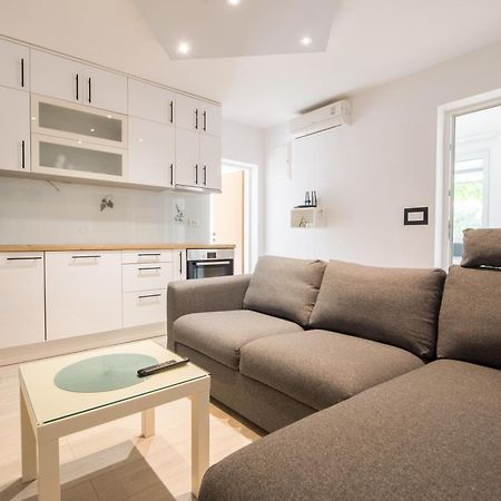 Villa Milenka - Apartmani Gorana Tucepi Bilik gambar